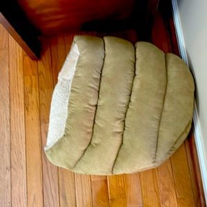 Dog bed